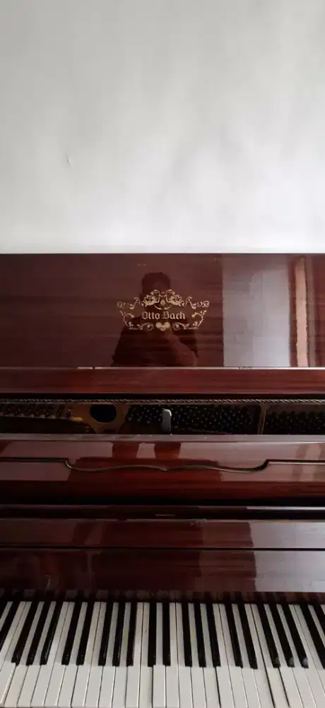 piano bekas merk otto Bach