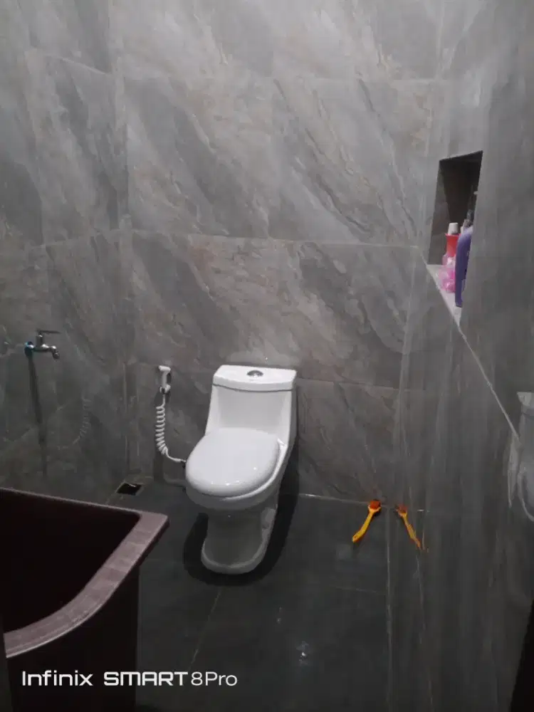 Tukang keramik dan lainnya