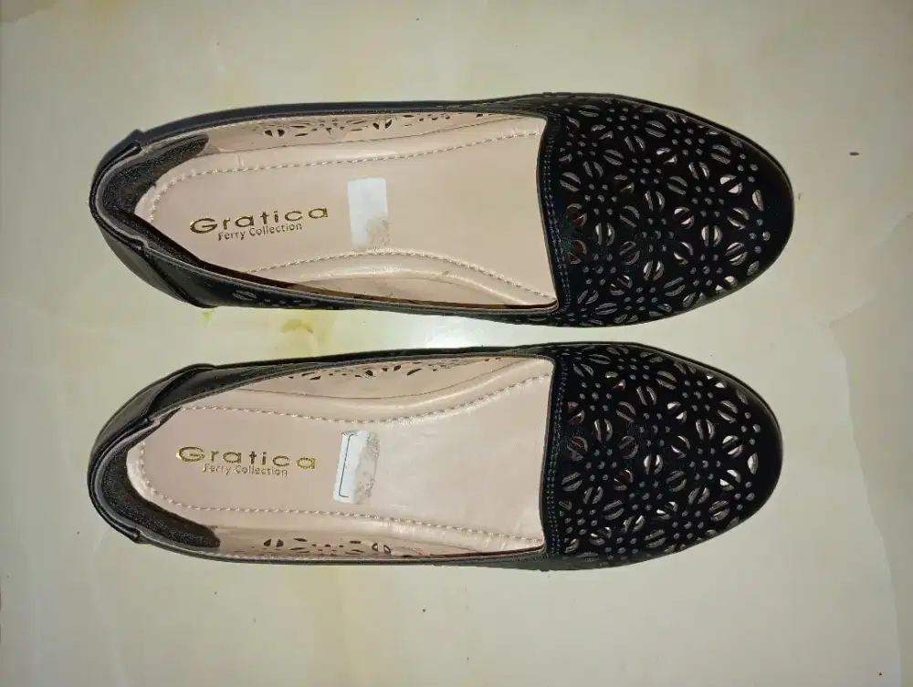 PRELOVED FLATSHOES GRATICA