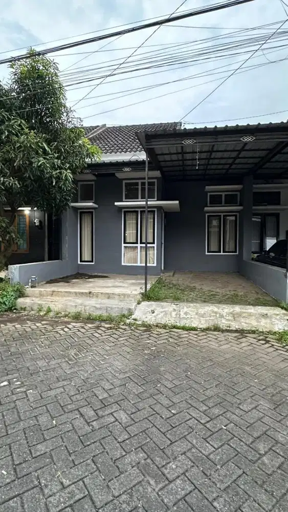 DISEWAKAN RUMAH ASRI