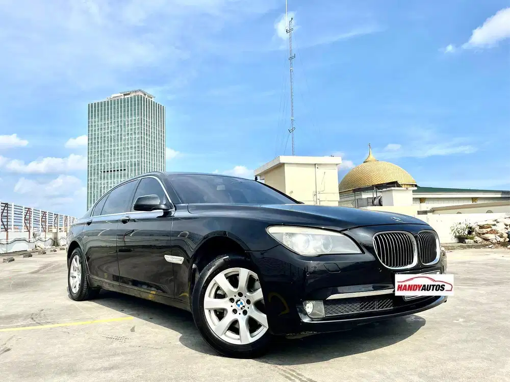 BMW 730li Tahun 2010 Automatic Hitam Metalik