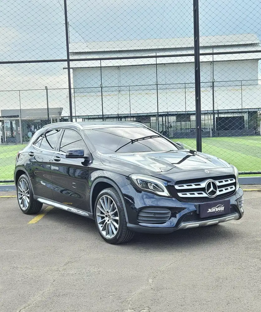Mercedes-Benz GLA200 2019 Bensin