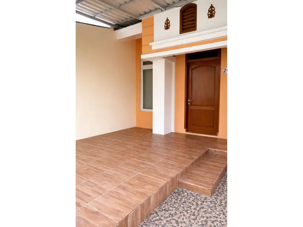 DISEWA RUMAH TAHUNAN BAGUS SIAP HUNI HARGA NEGO DI UDAYANA SENTUL CITY SSR1015