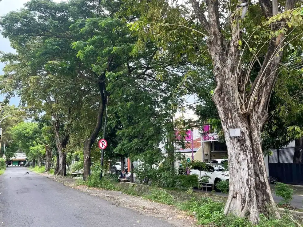 Bangunan Hitung Tanah Komersial Raya Manyar Kertoadi