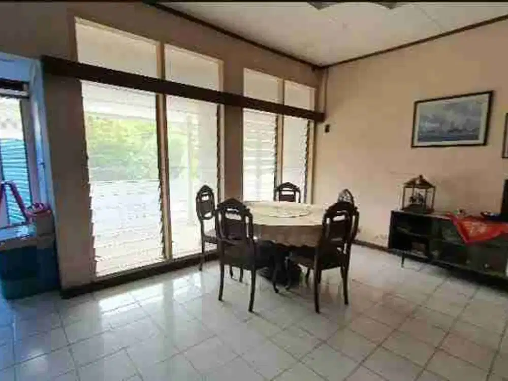 Jual segera rumah lokasi strategis jl Kebayoran Baru Jakarta Selatan