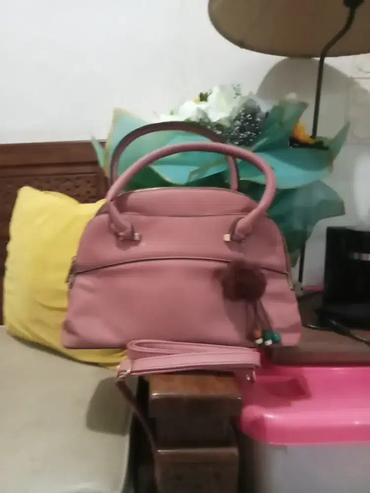 Tas fashion warna pink muda