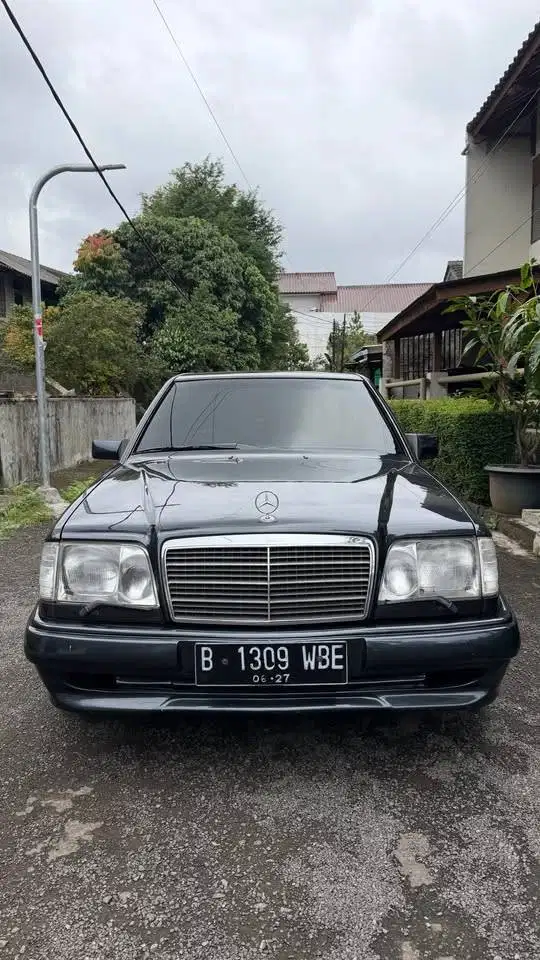Mercedes Benz W124 E320 Masterpiece Manual thn 1996