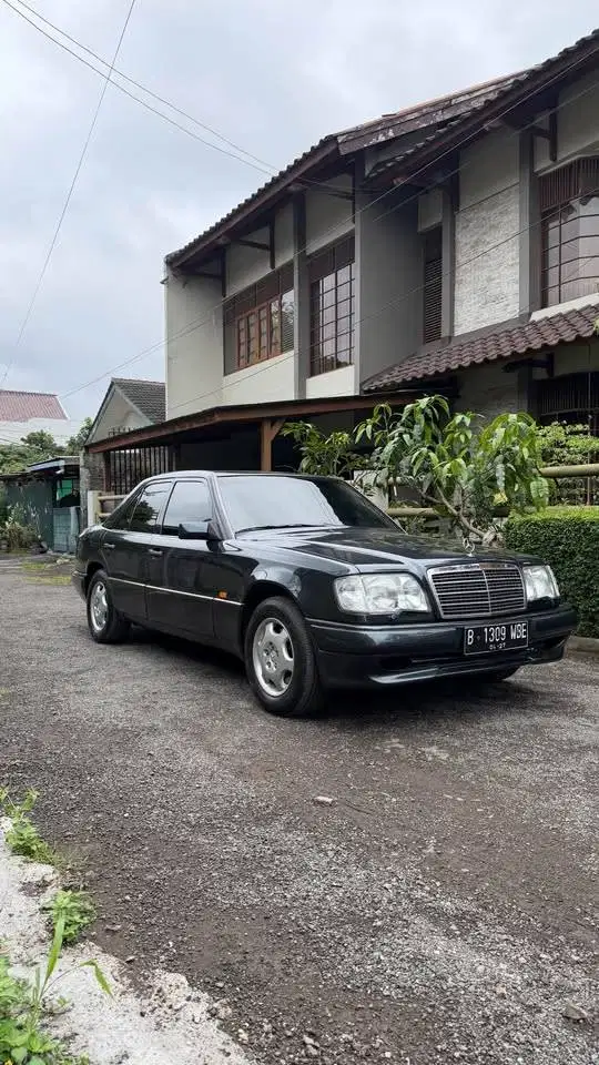 Mercedes Benz W124 E320 Masterpiece Manual thn 1996