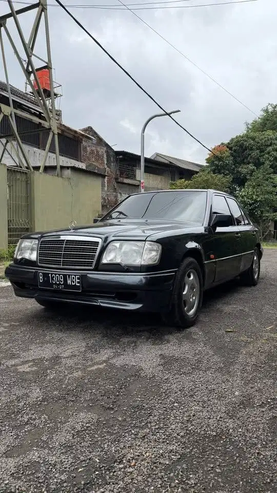 Mercedes Benz W124 E320 Masterpiece Manual thn 1996