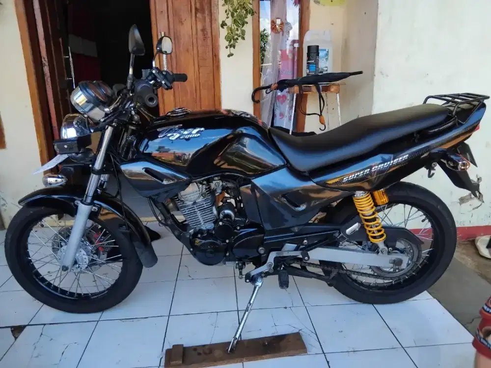 Honda Tiger 2000 '04 Hitam Modif Siap Touring