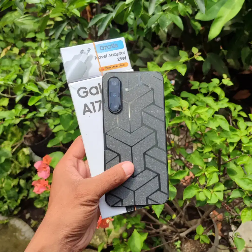 samsung A17 8/128 gb. pemakaian singkat, nota pembelian ada