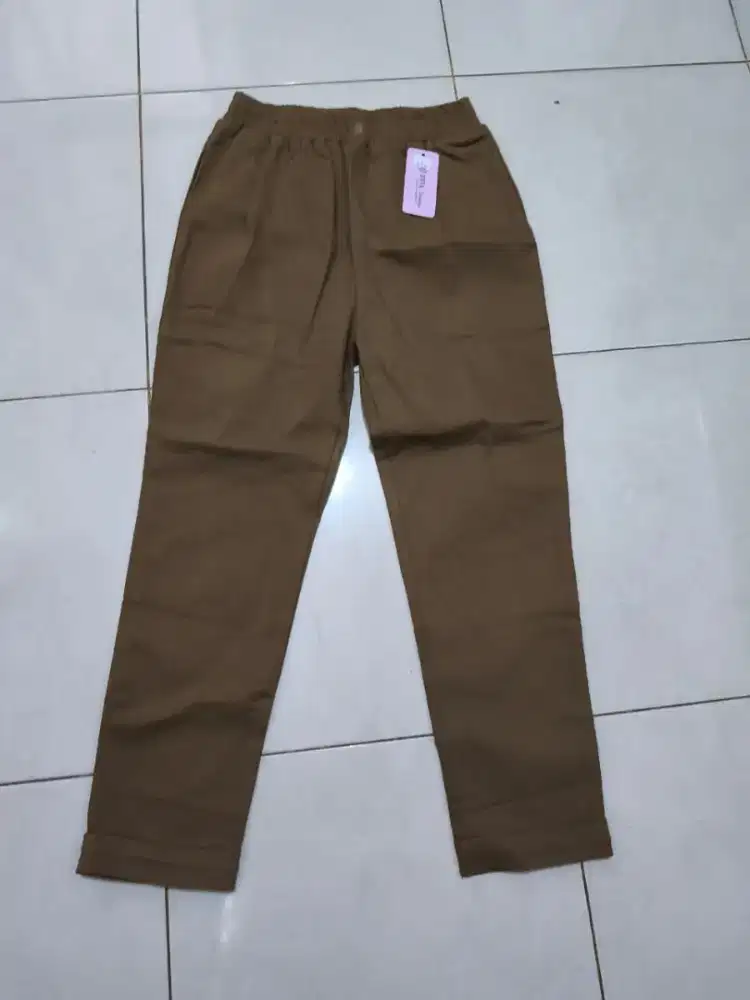 Celana. Panjang cwe dewasa uk besar. Pinggang karet. Bahan katun
