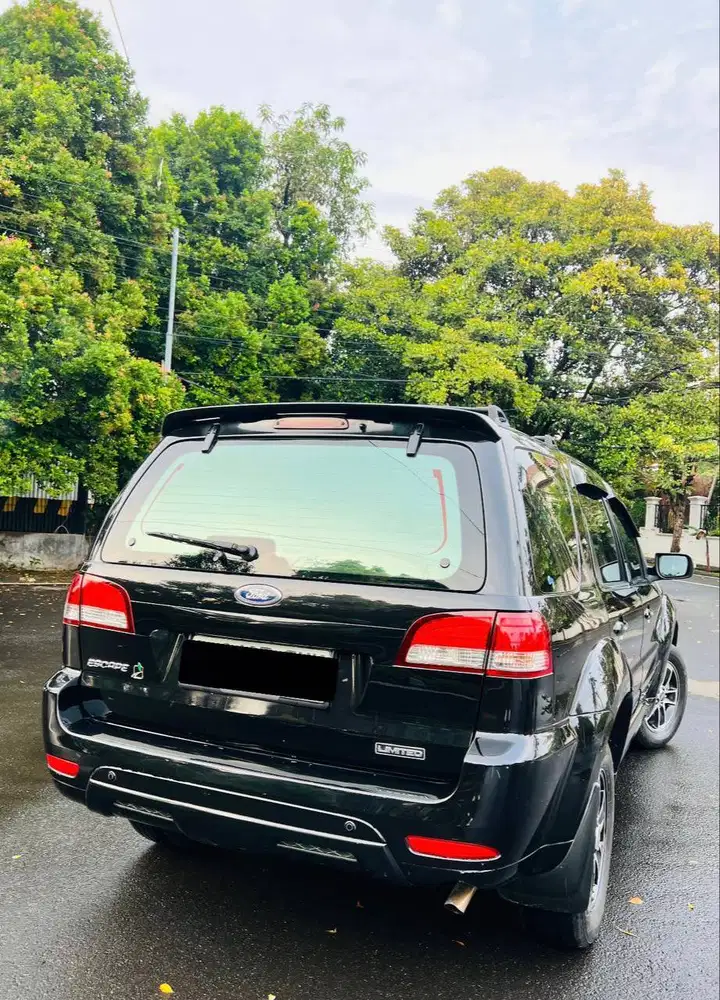 Ford Escape Limited Sunroof Siap Luar Kota