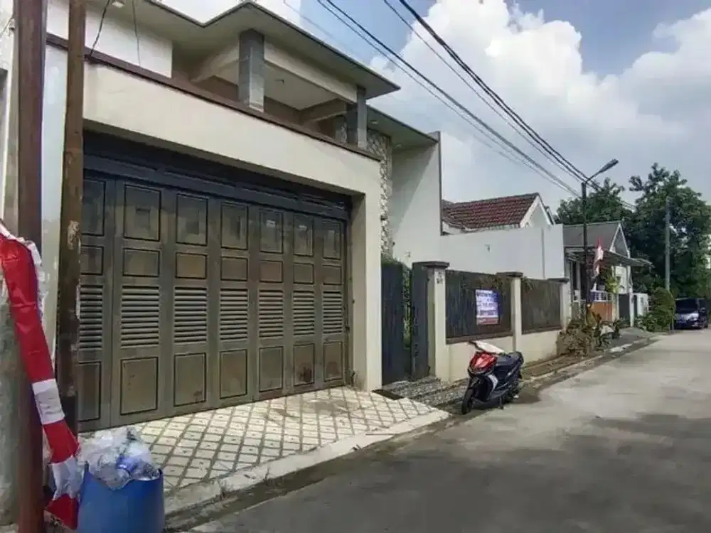 JUAL CEPAT! MURAH BANGET!! RUMAH BESAR 2 LANTAI DEKAT GRAND WISATA – HARGA 1,8 M NEGO