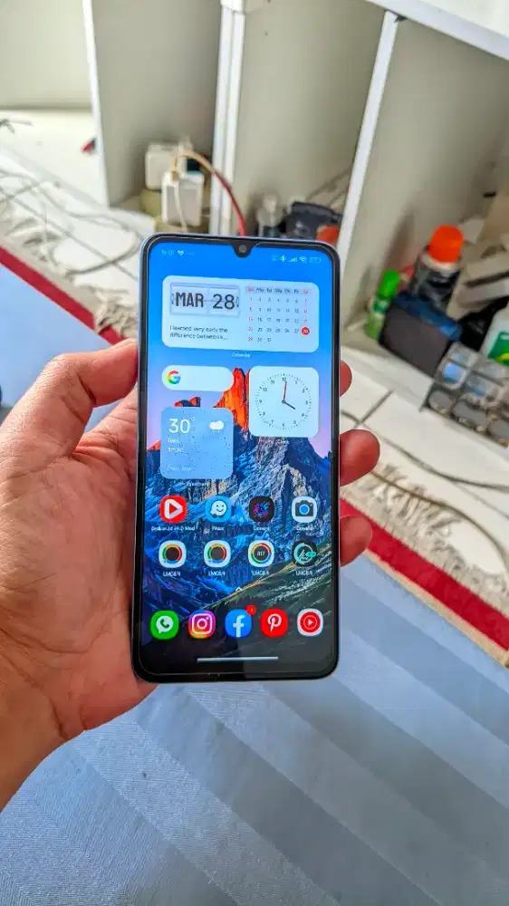 Xiaomi Poco c65 8/256 batangan