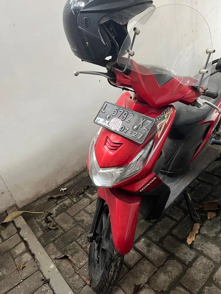Dijual murah motor beat merah