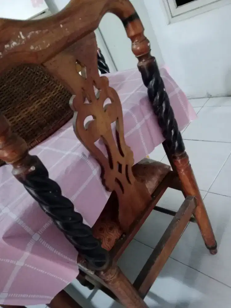 Set meja makan kayu 4 kursi