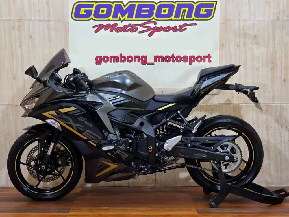KAWASAKI ZX25R ABS QS 2022 . ZX25 R