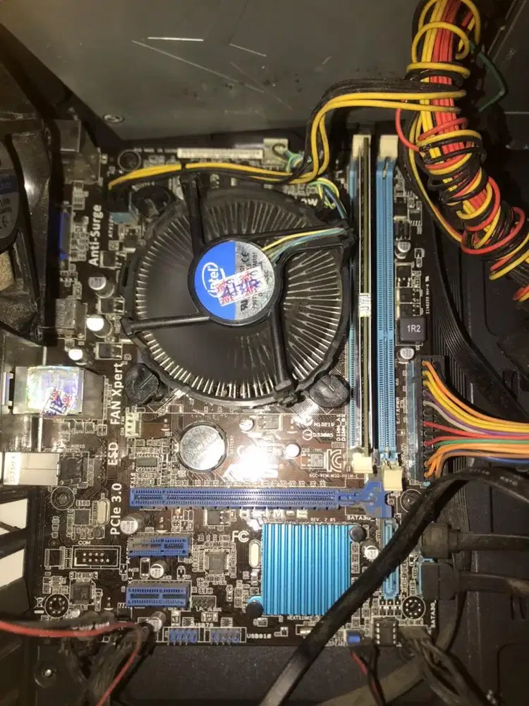 Sepaket mobo asus h61 i3 ram 4gb ok