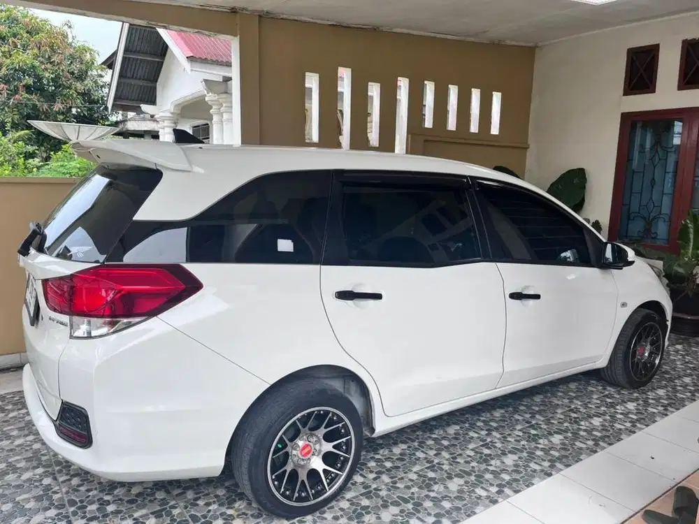 HONDA MOBILIO 1.5 S MT NEGO