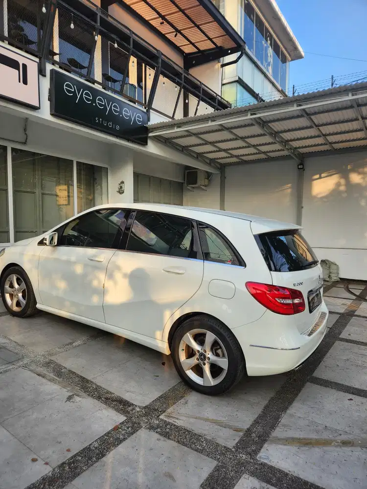 Mercedes-Benz B200 2014 Bensin
