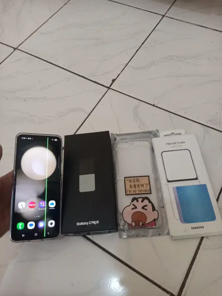 samsung galaxy zflip 5 ram 8+8/256 gb 5G fullset min gari line 1