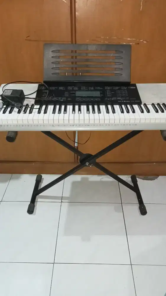 Keyboard casio fullset ( body, stand, adaptor )
