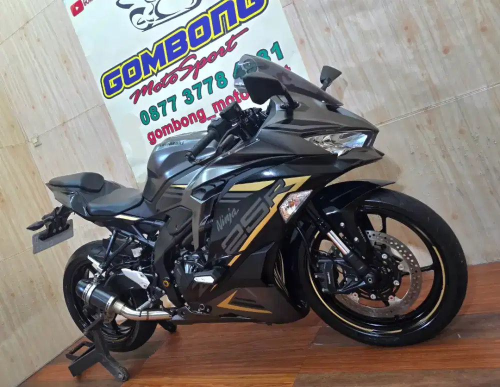 KAWASAKI ZX25R ABS QS 2022 . ZX25 R