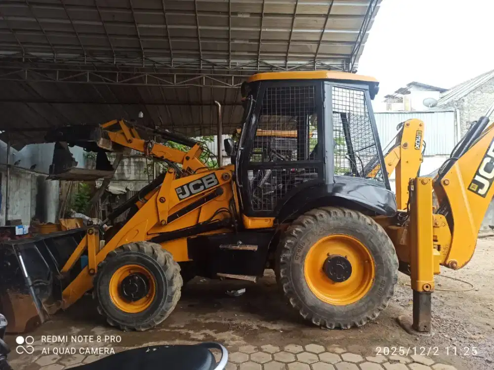 Backhoe loader JCB 3CX 2008