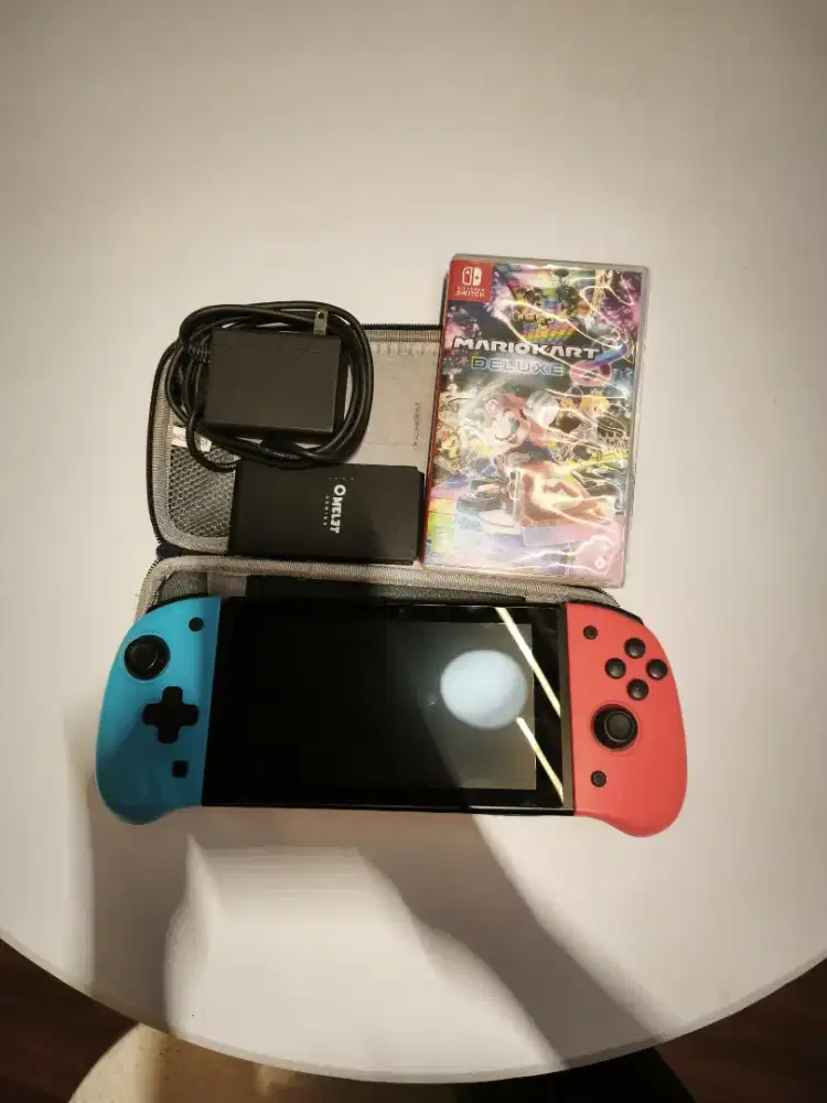 Nintendo Switch V2 dapet game and accsesories