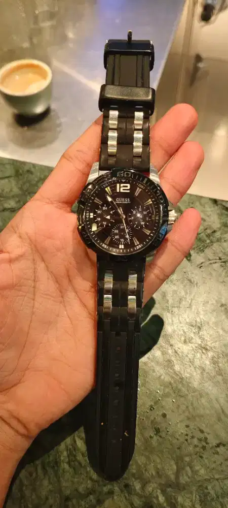FOR SALE GUESS W0366G1