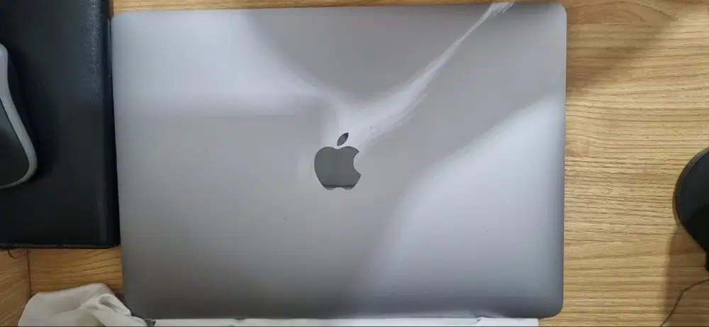 MacBookAir 13.3 SPG/8C CPU/7C kondisi 99% mulus