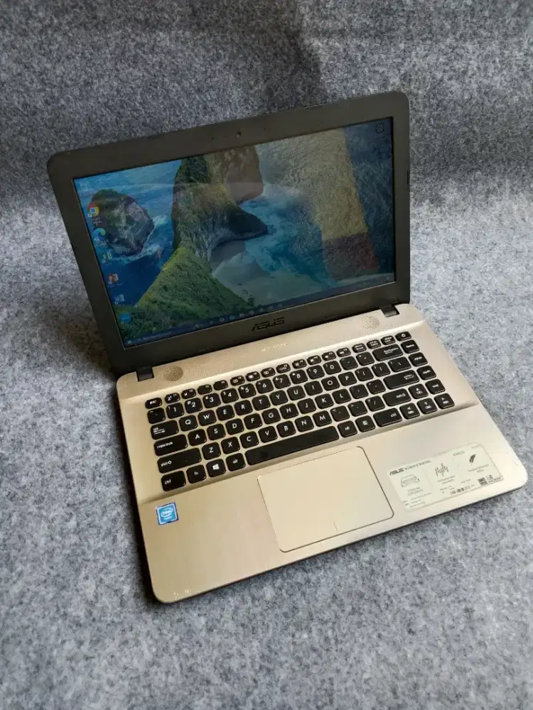 Laptop Asus VivoBook Gold Normal Body mulus Bisa Cek Dulu