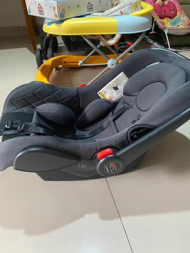 Preloved baby carseat