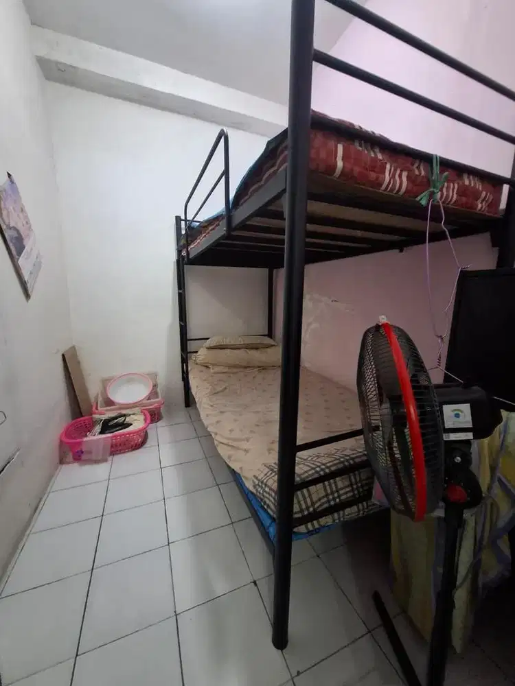 Ranjang Tingkat include kasur dan triplek bekas