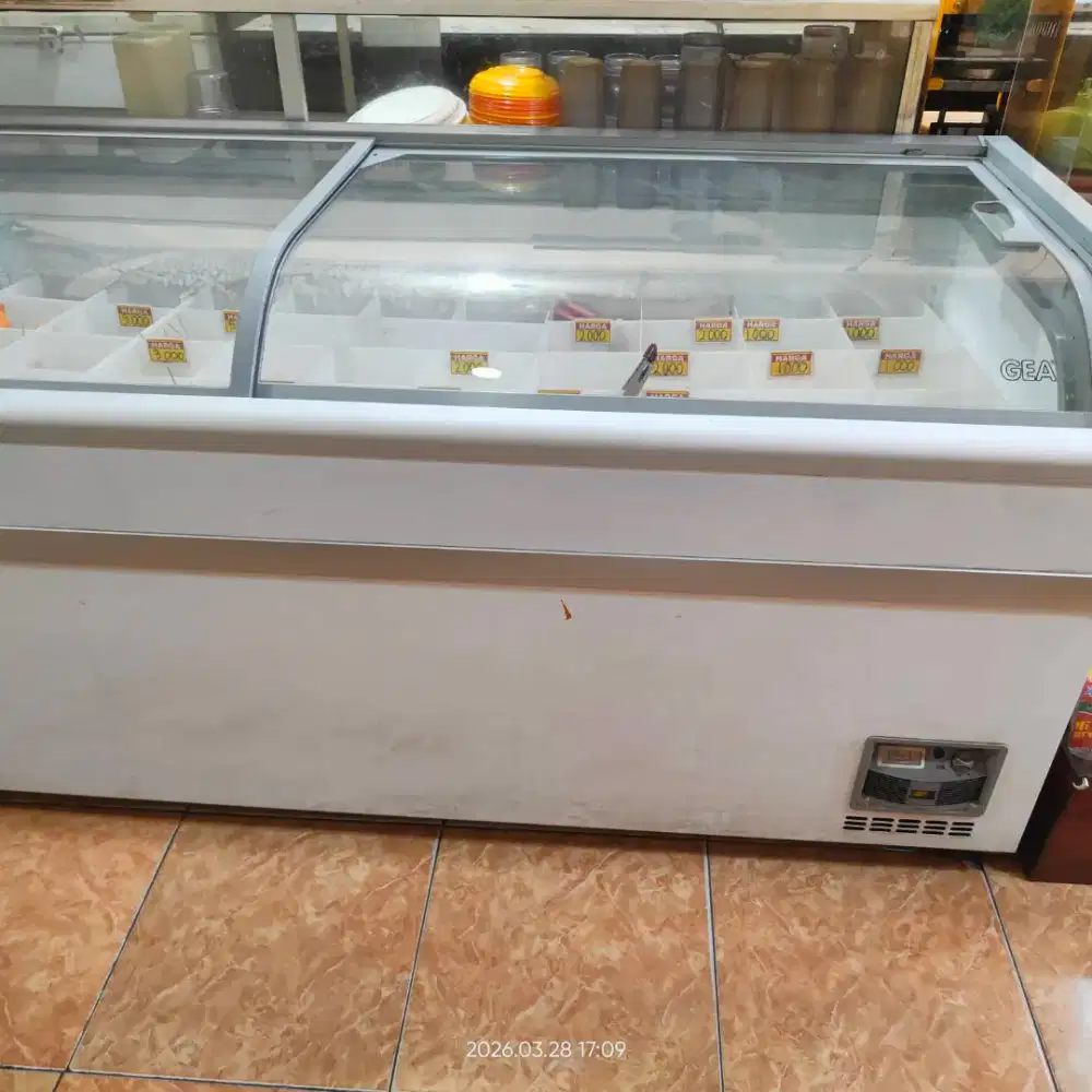Dijual Freezer kaca besar ukuran 1000ml