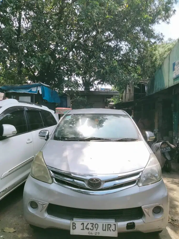 Jual cepat toyota avanza 2014 automatic