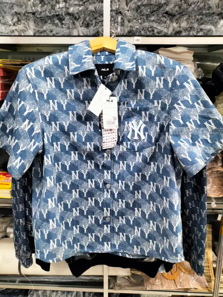 MLBClassic Monogram Denim Short Sleeve Shirt
50sbl/85cm
Size XS-M