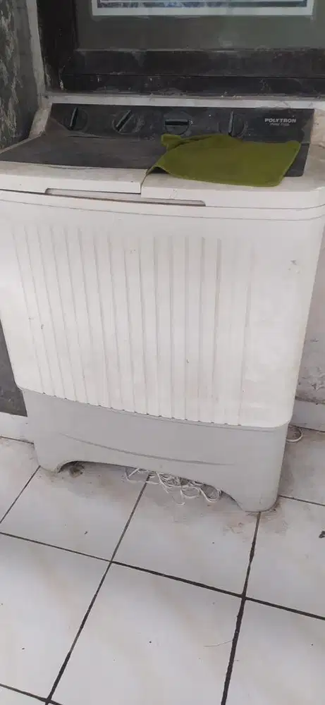 Mesin cuci polytron