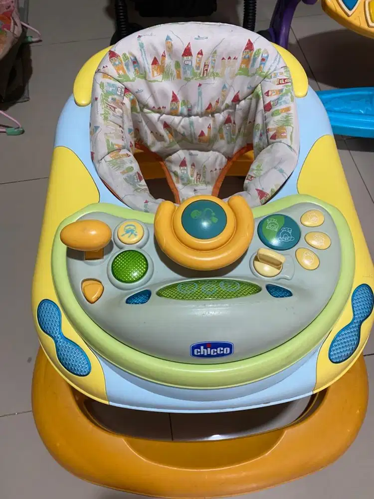 Preloved baby walker