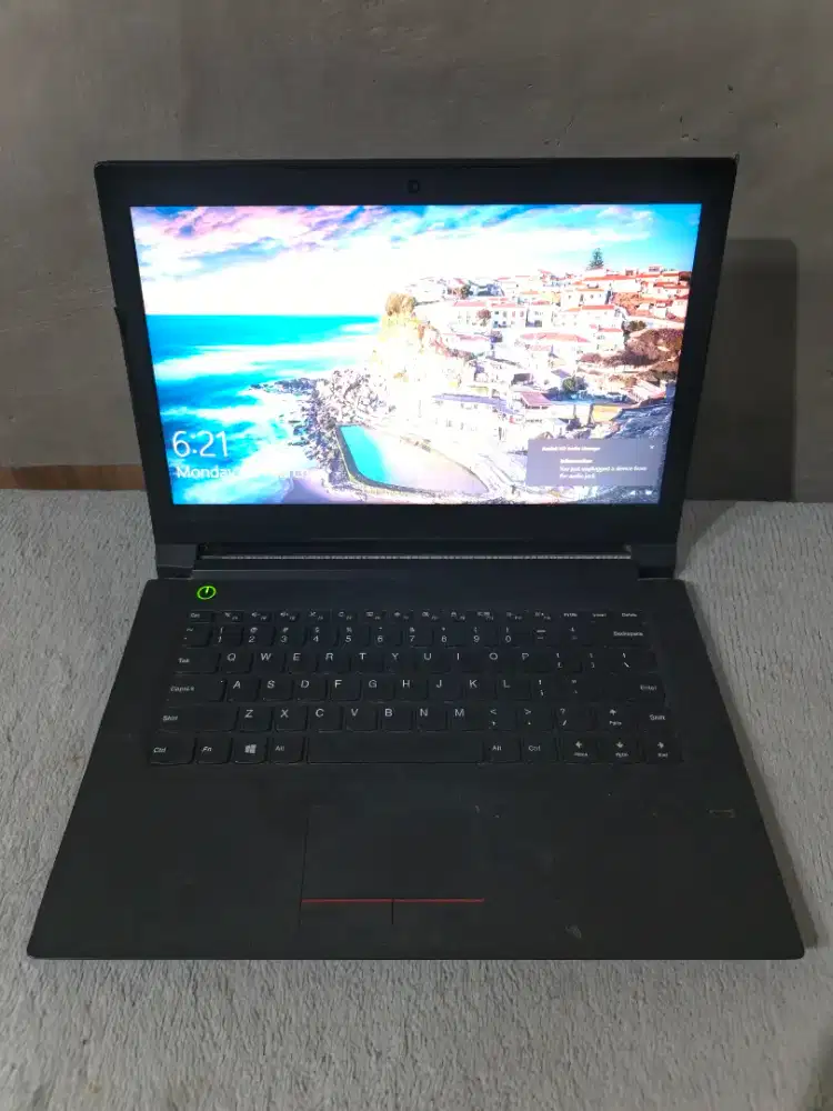 Laptop Lenovo i3-6100 Ram 8GB Radeon R5 NORMAL