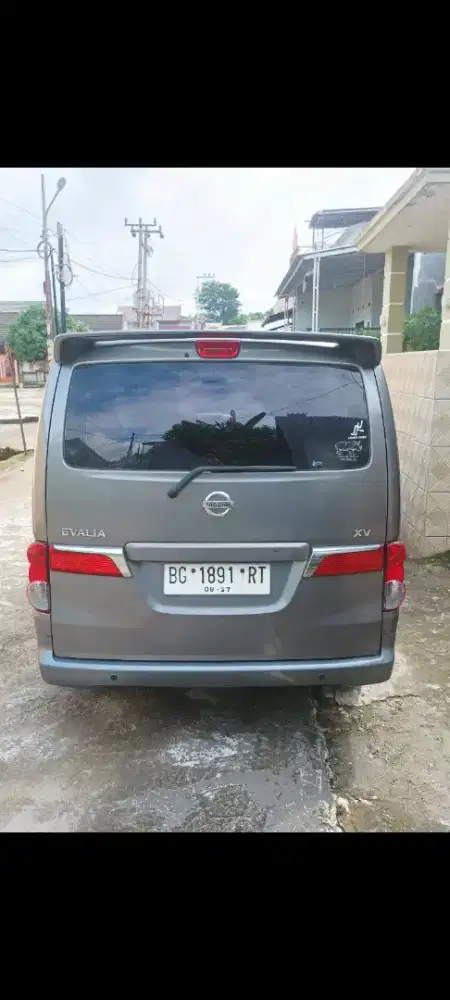 Dijual Mobil Nissan Evalia 2012