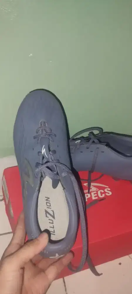 Sepatu sepak bola SPECS Accelerator Illuzion 4 Pro FG