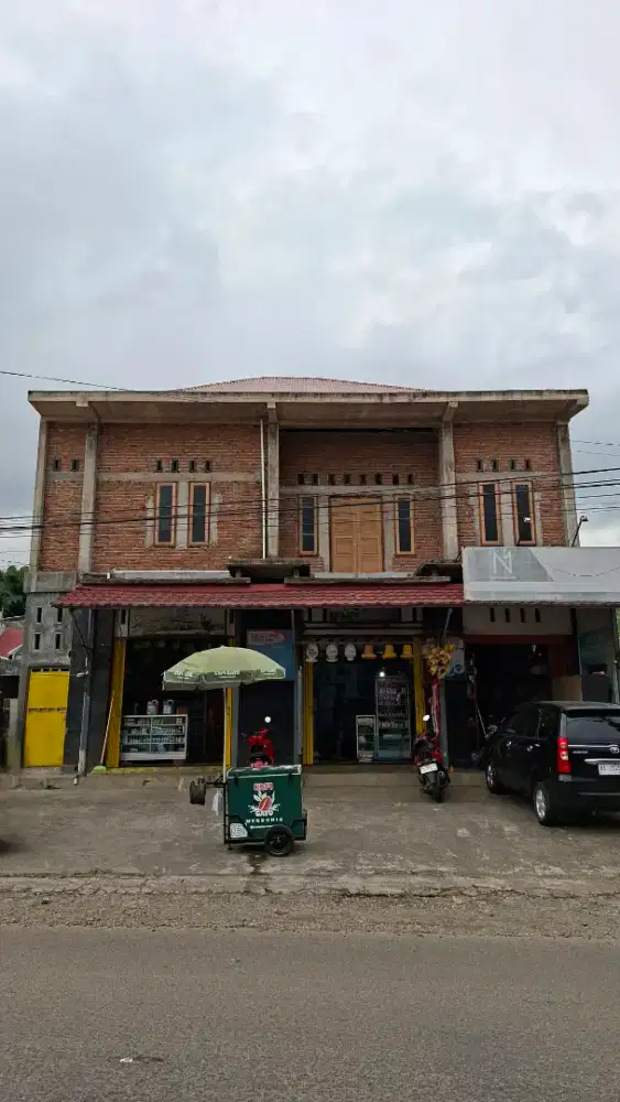 Dijual Rumah dan Ruko. Lokasi sangat strategis.