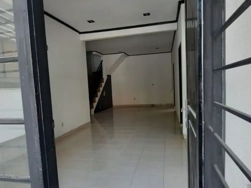 Disewakan rumah murah 2lantai di Metland Menteng Cakung Jakarta Timur siaphuni minimalis modern
