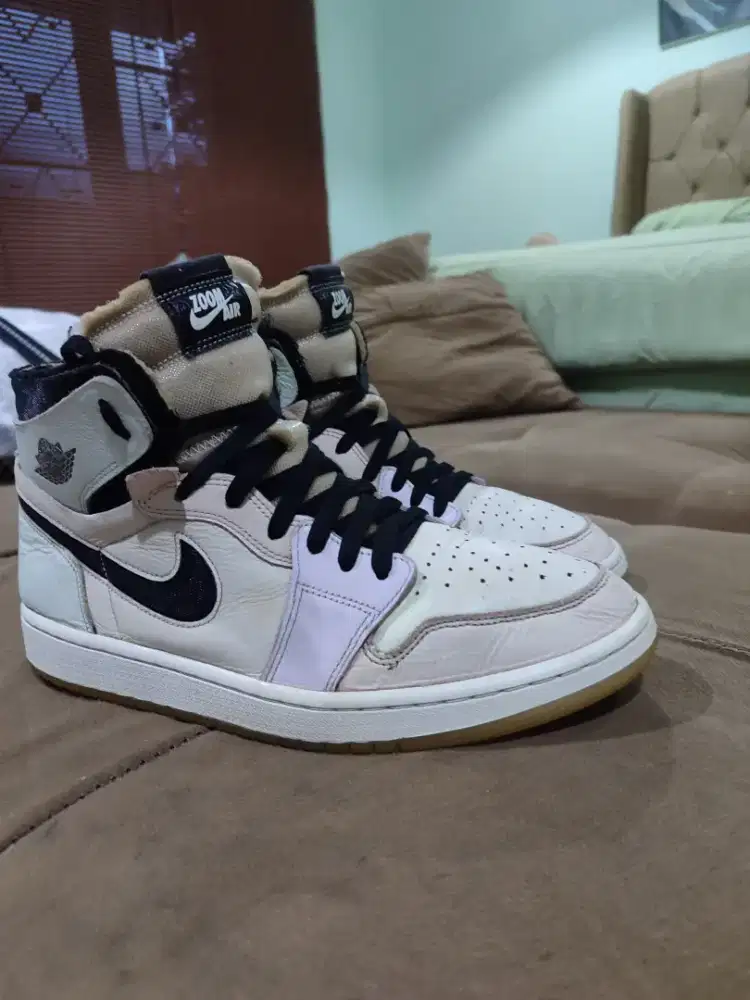 Dijual cepat sepatu jordan Zoom Air size 44