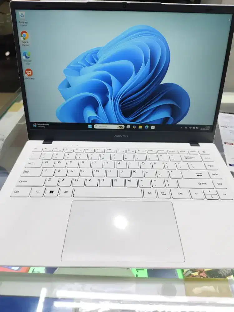 Laptop Advan Soulmate ( Like New)
