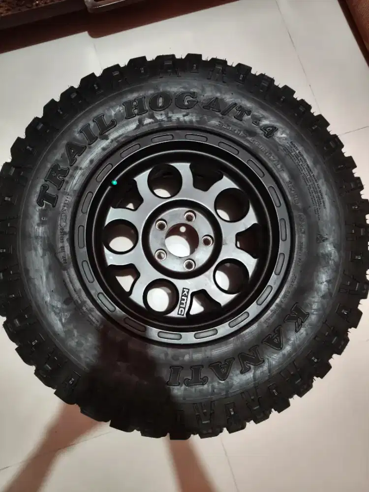 Velg Merk KCM R17 ban ukuran 35 x 12.5 merk kanati