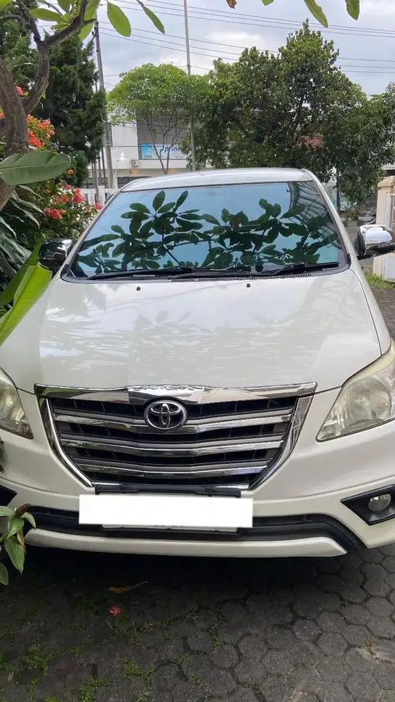 Toyota Kijang Innova (2014)