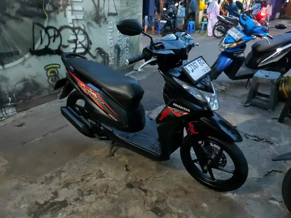 Honda Beat 110cc PGM-FI Tahun 2013